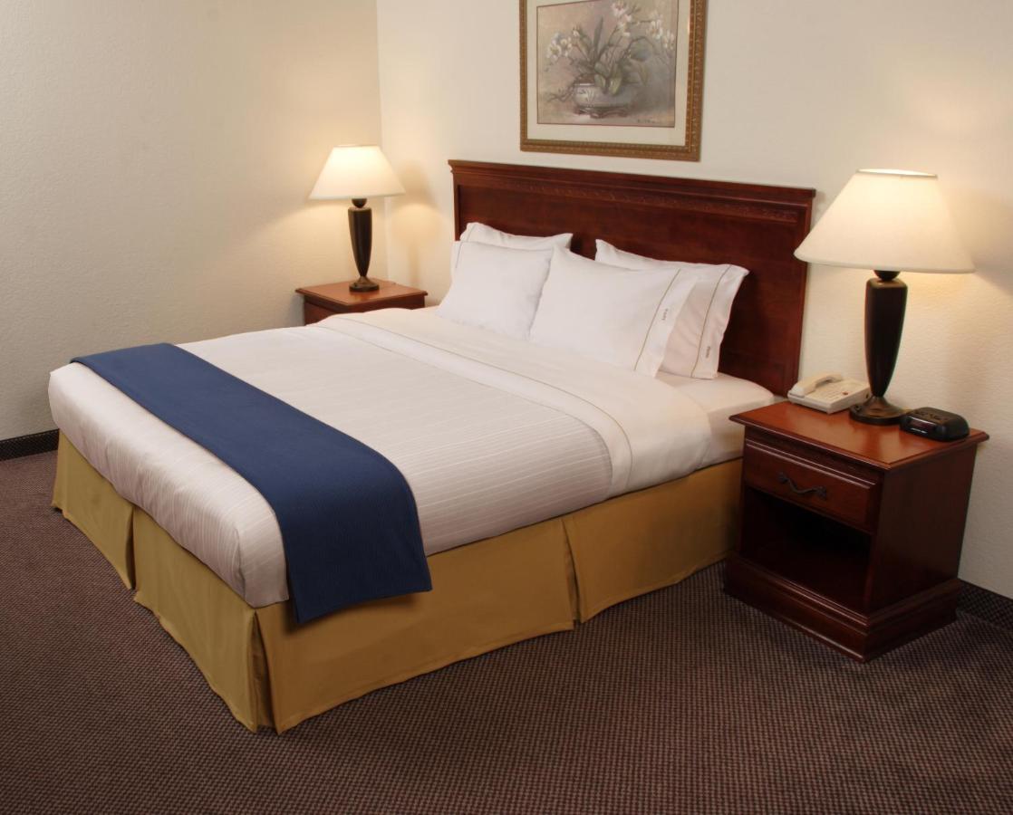 Holiday Inn Express Hotel & Suites Jacksonville Airport By Ihg Habitación foto