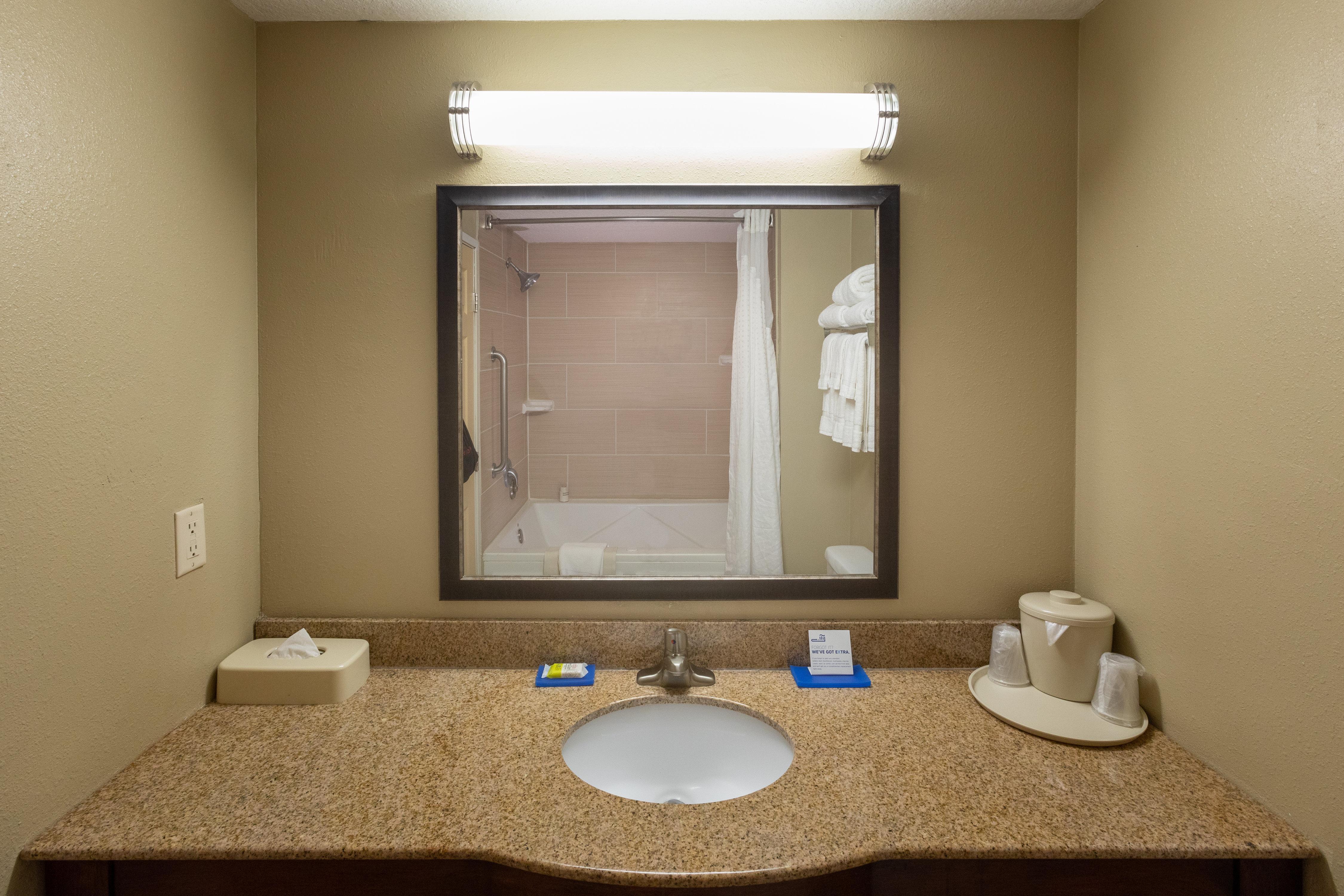 Holiday Inn Express Hotel & Suites Jacksonville Airport By Ihg Exterior foto